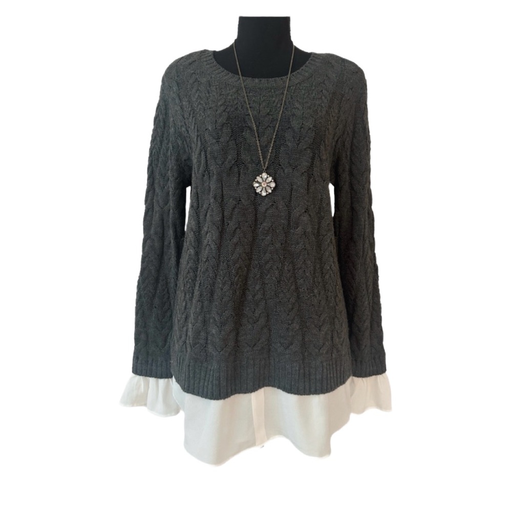 #2 ELLE ~ Charcoal Gray Cable Knit Sweater w/Ruffled Wrist and Hem Detail size M